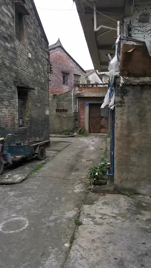 Сӻ