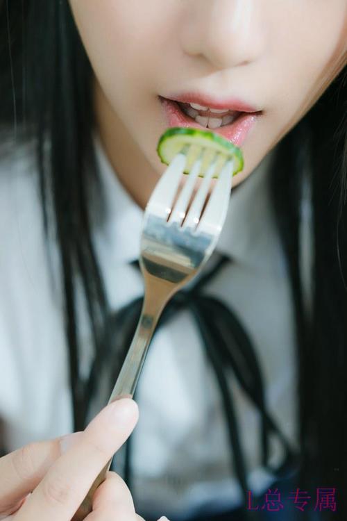 Ů